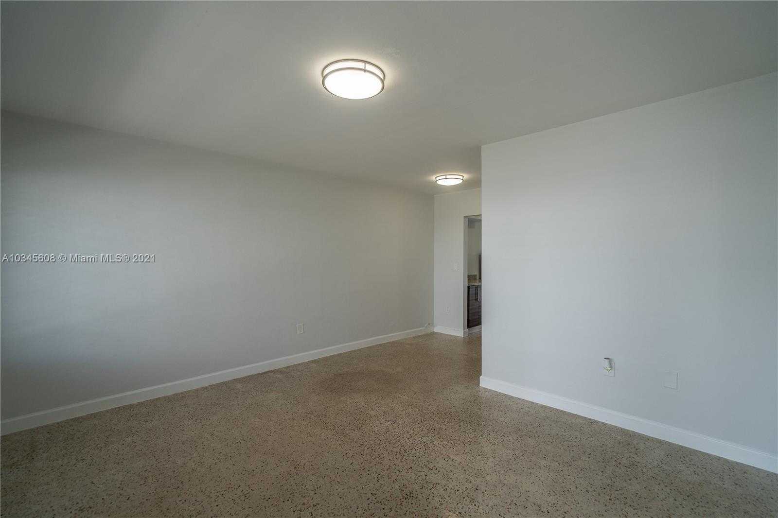 Small Image of 7746 Carlyle Ave, Miami Beach, FL 33141, USA Number 8