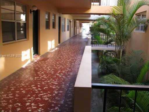 Small Image of 690 NE 123rd St, North Miami, FL 33161, USA Number 4