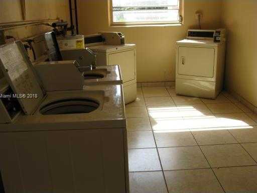Small Image of 690 NE 123rd St, North Miami, FL 33161, USA Number 7