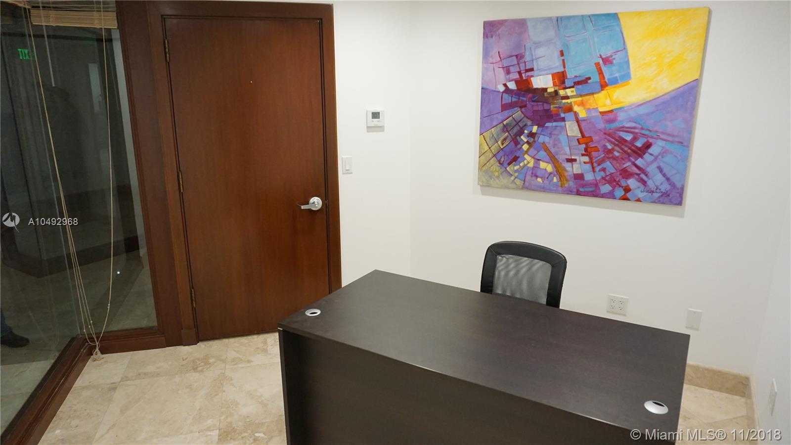 Small Image of 111 NE 1st Ave, Miami, FL 33132, USA Number 8