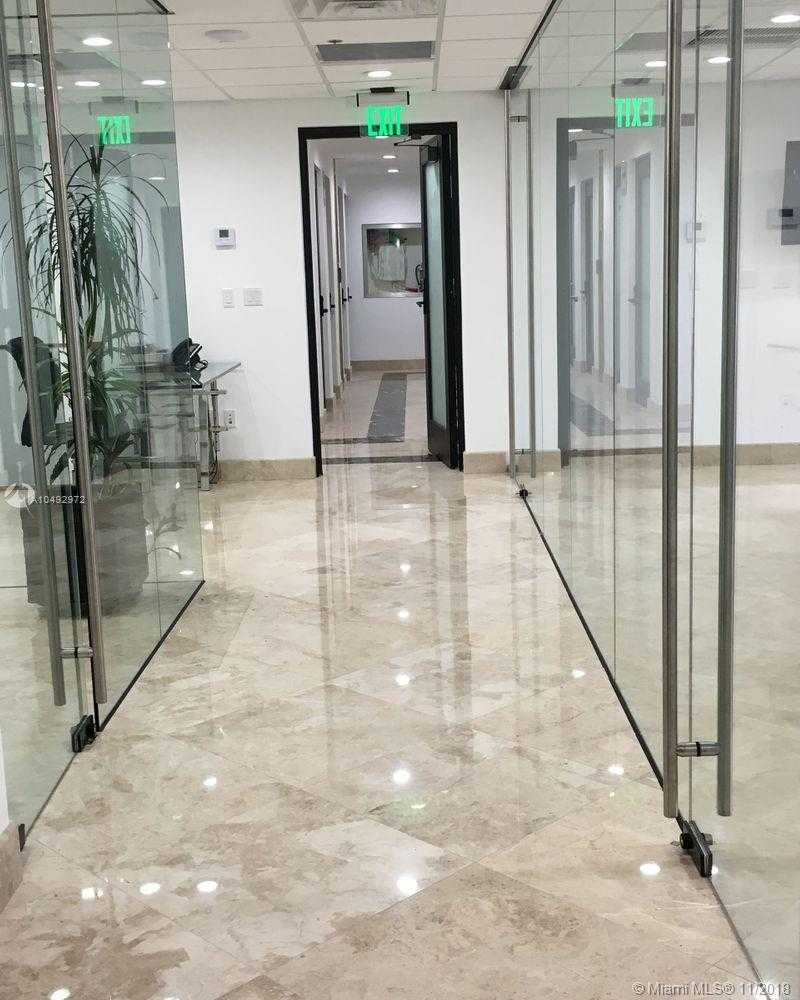 Small Image of 111 NE 1st Ave, Miami, FL 33132, USA Number 5