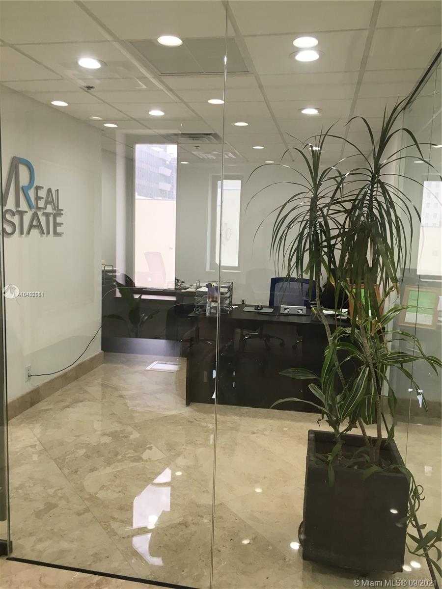 Small Image of 111 NE 1st Ave, Miami, FL 33132, USA Number 11