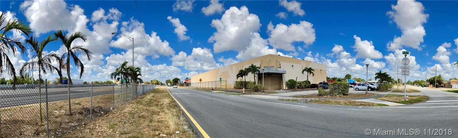 Small Image of 4401 NW 167th St, Miami Gardens, FL 33055, USA Number 2