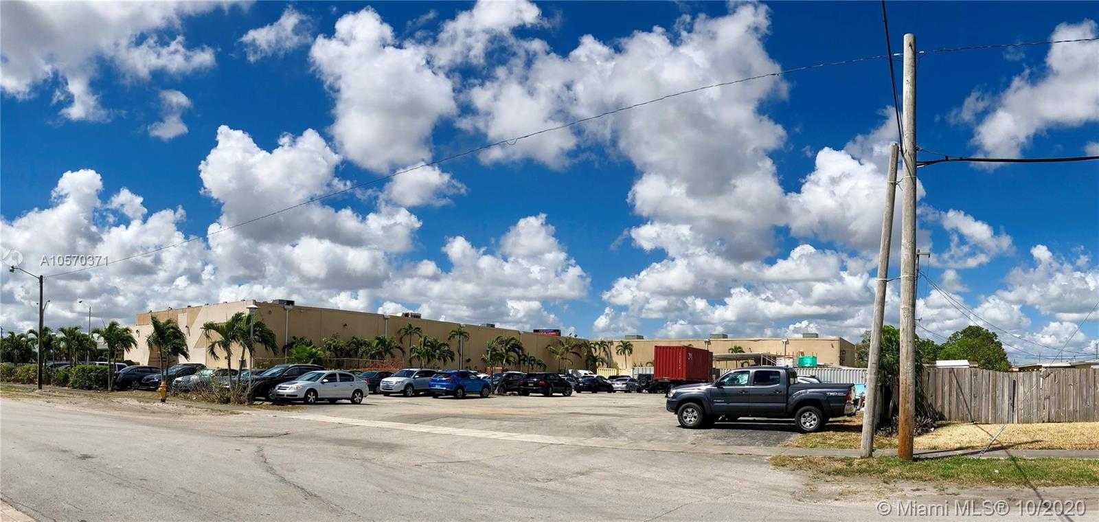 Small Image of 4401 NW 167th St, Miami Gardens, FL 33055, USA Number 7