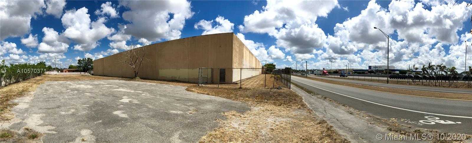 Small Image of 4401 NW 167th St, Miami Gardens, FL 33055, USA Number 9