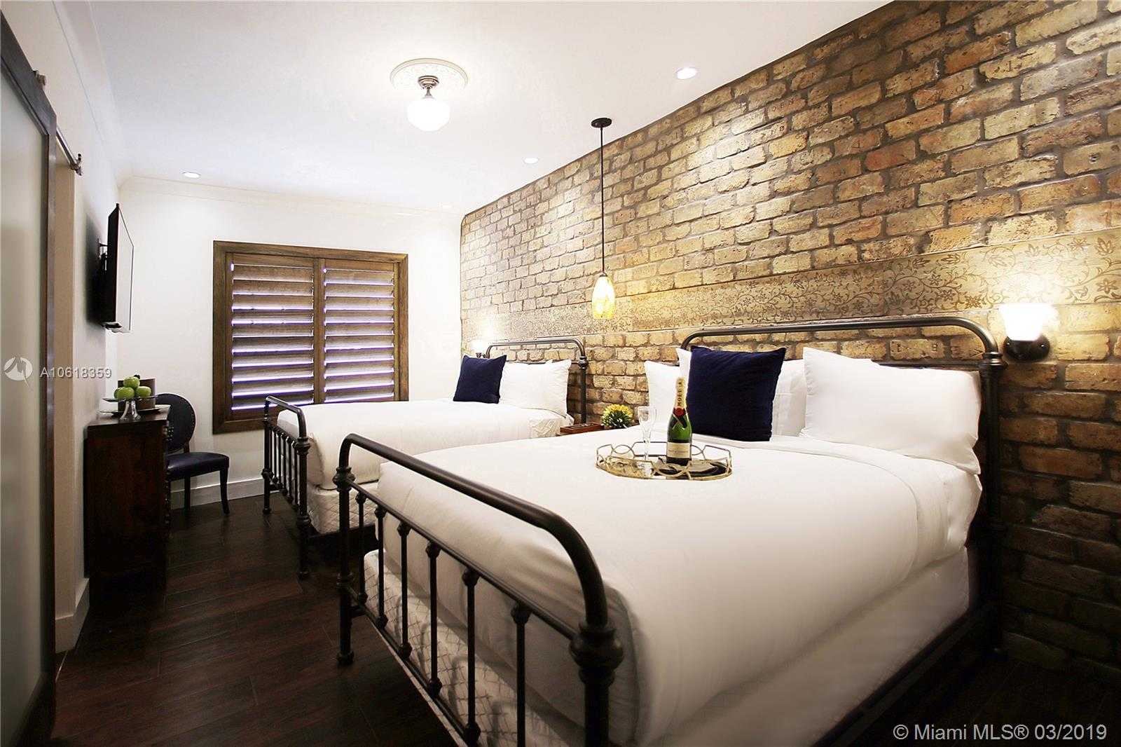 Small Image of 1320 Ocean Dr, Miami Beach, FL 33139, USA Number 5