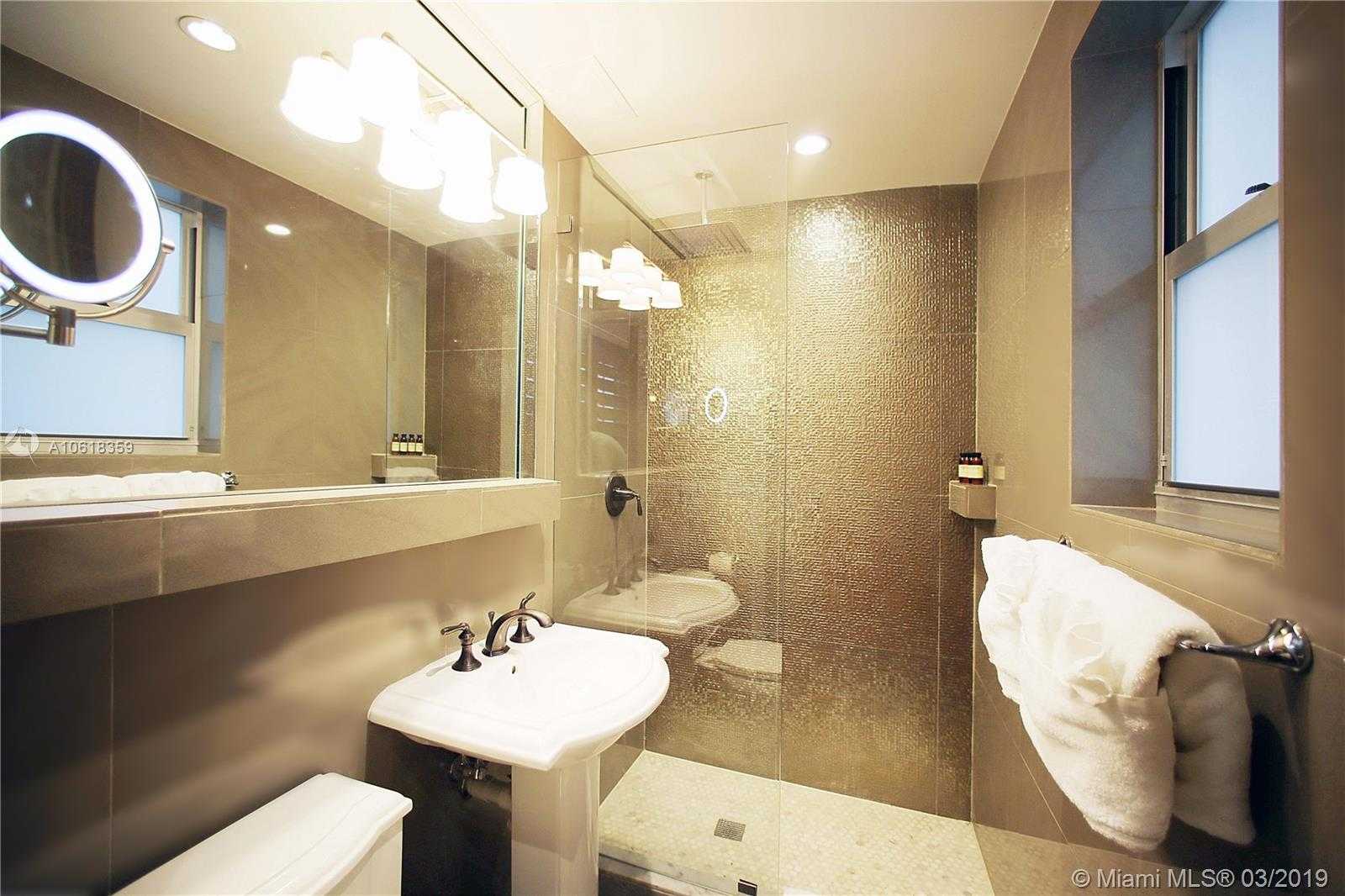 Small Image of 1320 Ocean Dr, Miami Beach, FL 33139, USA Number 6