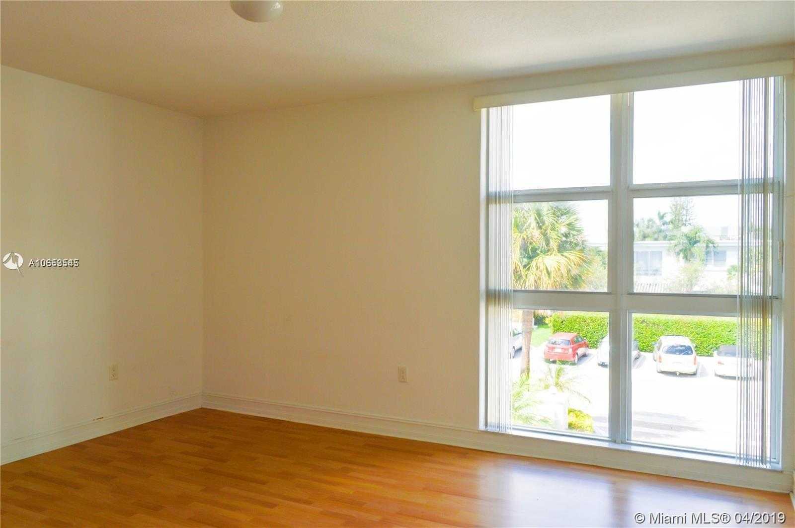 Small Image of 1080 99th St, Bay Harbor Islands, FL 33154, USA Number 12