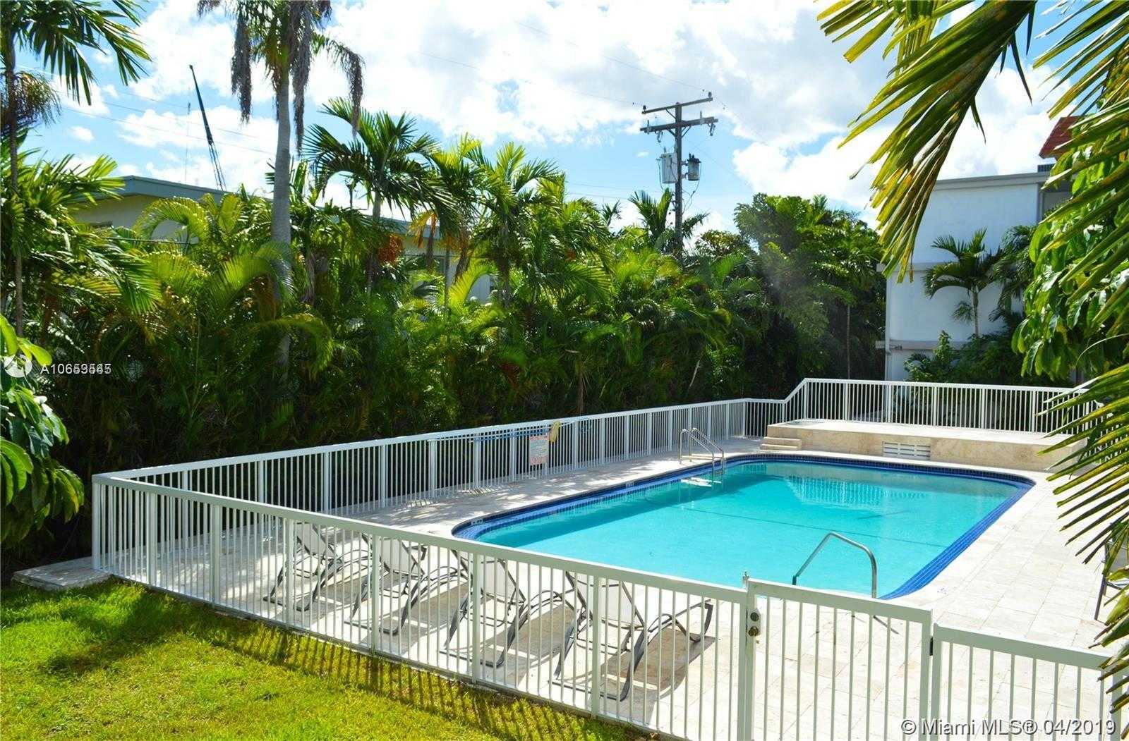 Small Image of 1080 99th St, Bay Harbor Islands, FL 33154, USA Number 35
