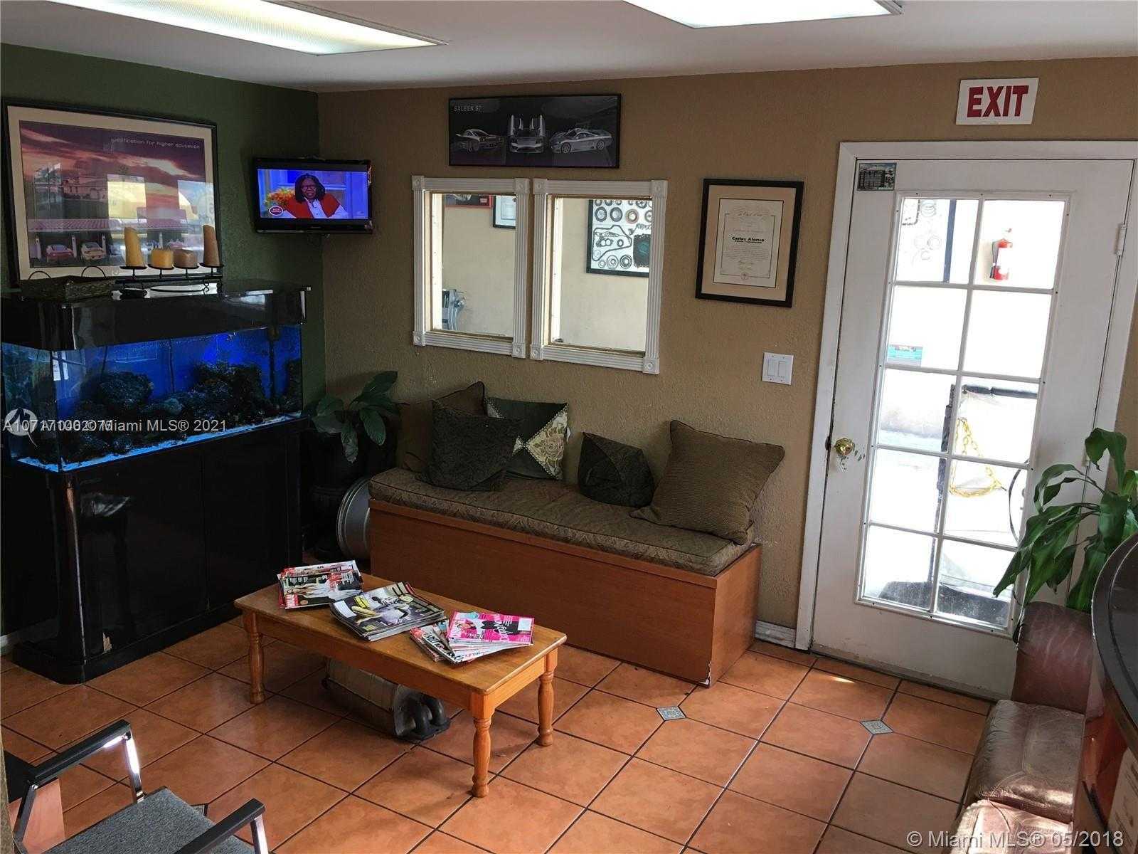 Small Image of 1330 SOUTH WEST 70TH AVE #1330, Miami Number 3