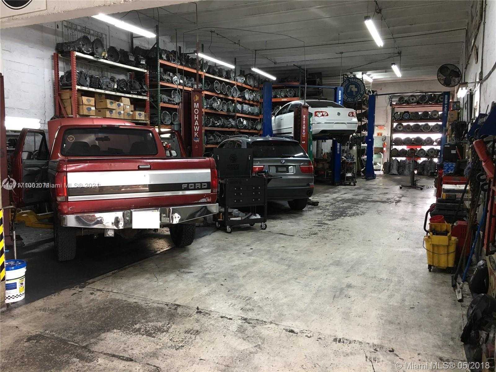 Small Image of 1330 SOUTH WEST 70TH AVE #1330, Miami Number 8