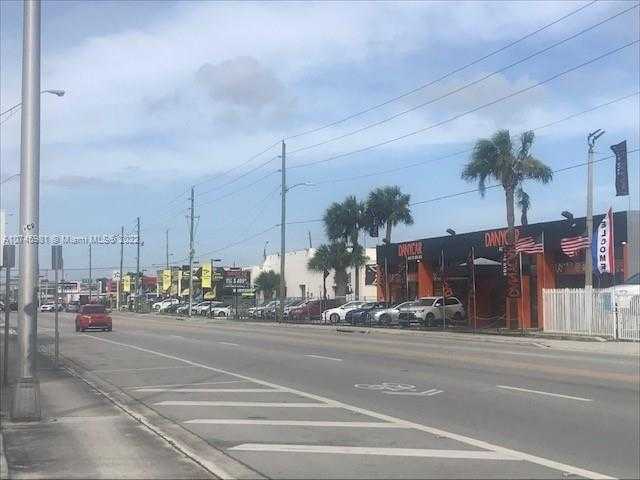 Small Image of 2724 NORTH WEST 36TH ST, Miami Number 2