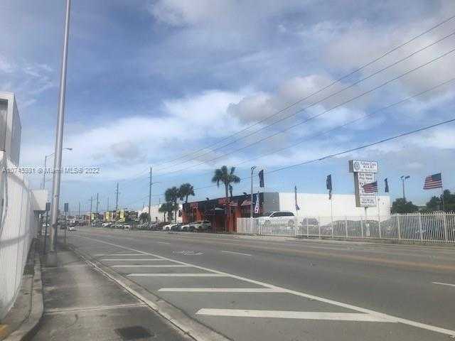 Small Image of 2724 NORTH WEST 36TH ST, Miami Number 4