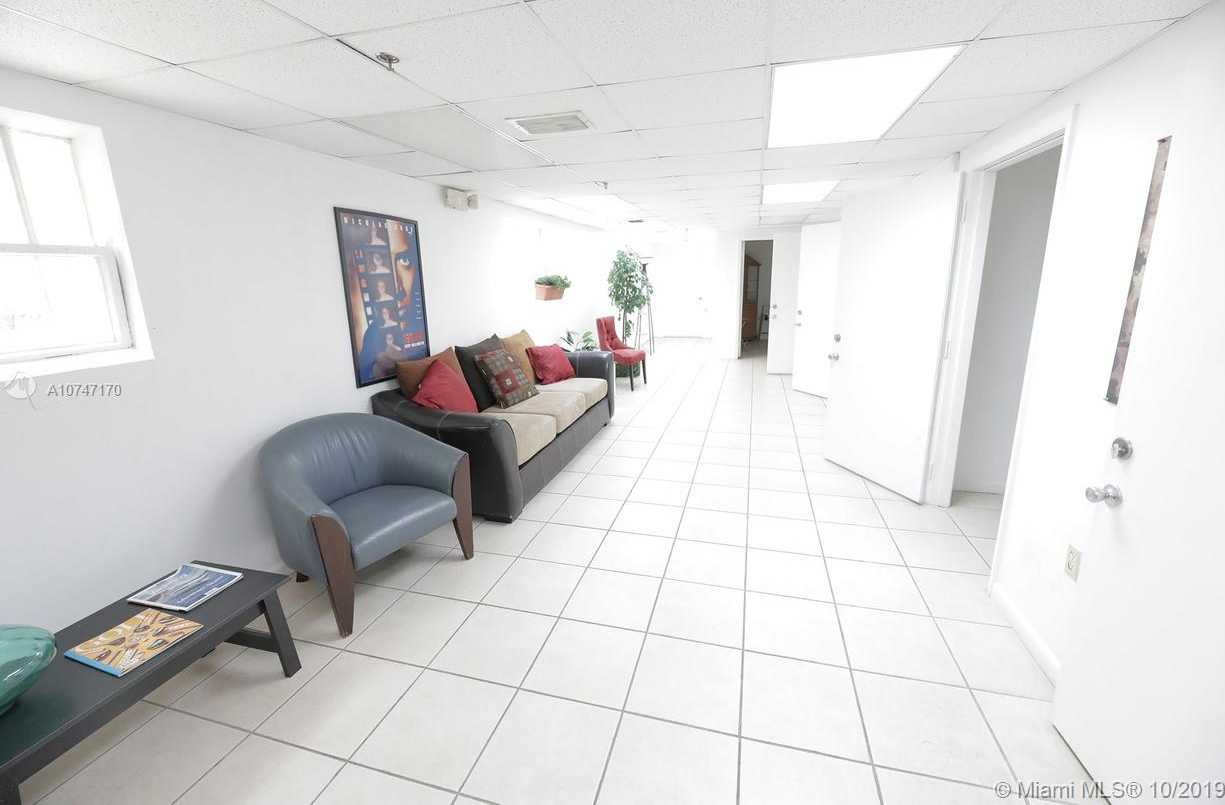 Small Image of 4001 NW 36th Ave, Miami, FL 33142, USA Number 12