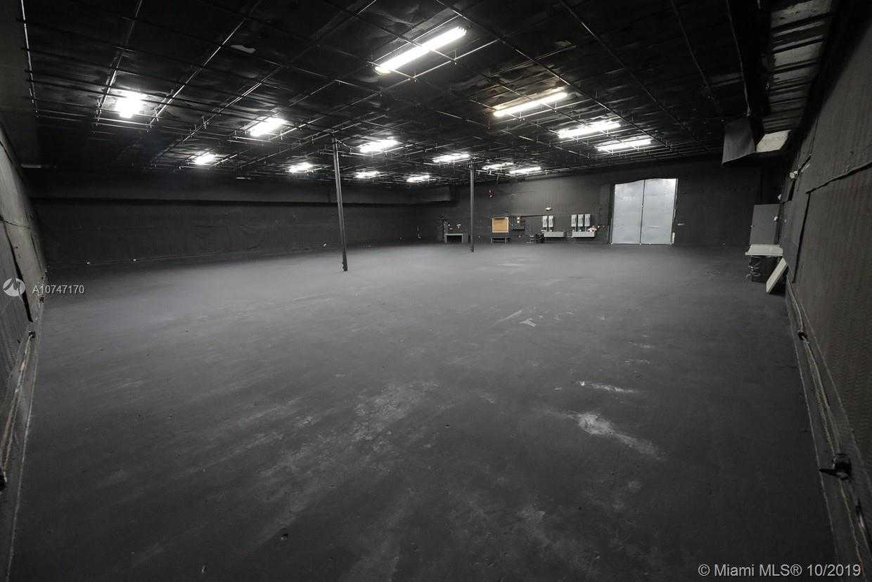 Small Image of 4001 NW 36th Ave, Miami, FL 33142, USA Number 16