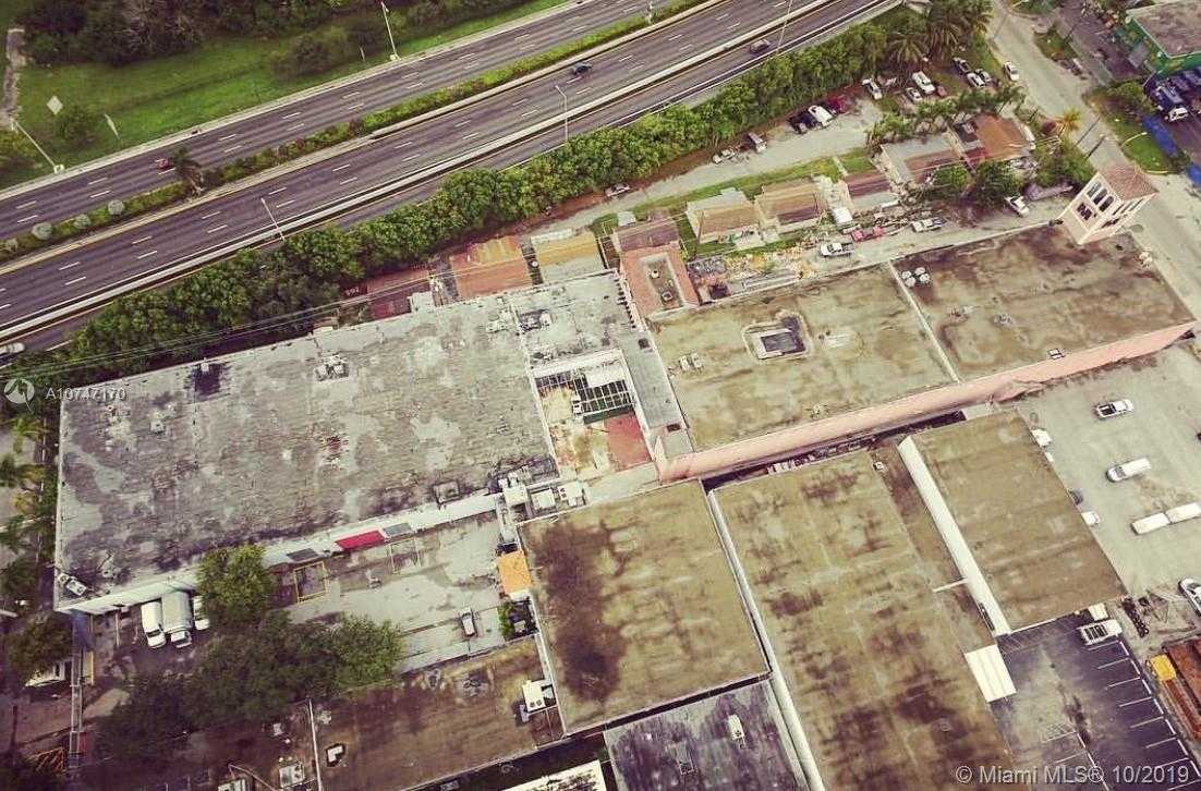 Small Image of 4001 NW 36th Ave, Miami, FL 33142, USA Number 3