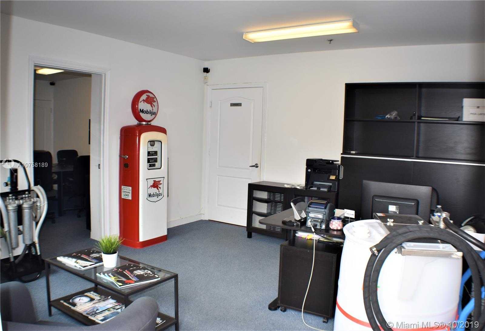 Small Image of 16300 SOUTH WEST 137TH AVE #101, Miami Number 4