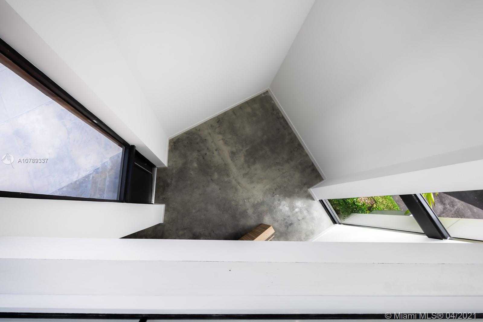 Small Image of 3070 SOUTH WEST 38TH CT, Miami Number 10
