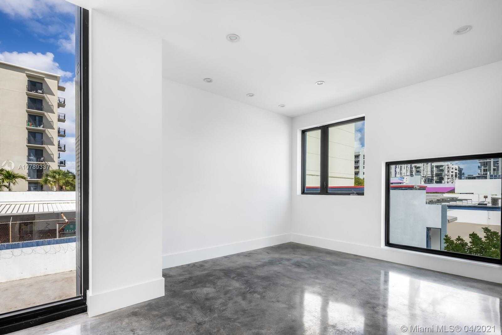 Small Image of 3070 SOUTH WEST 38TH CT, Miami Number 11