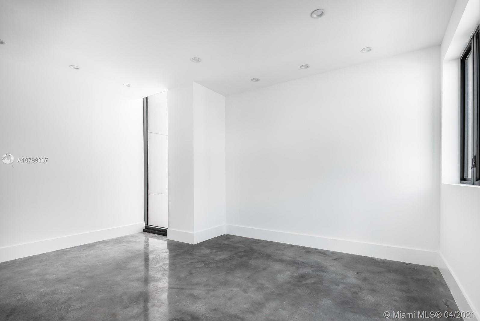 Small Image of 3070 SOUTH WEST 38TH CT, Miami Number 12