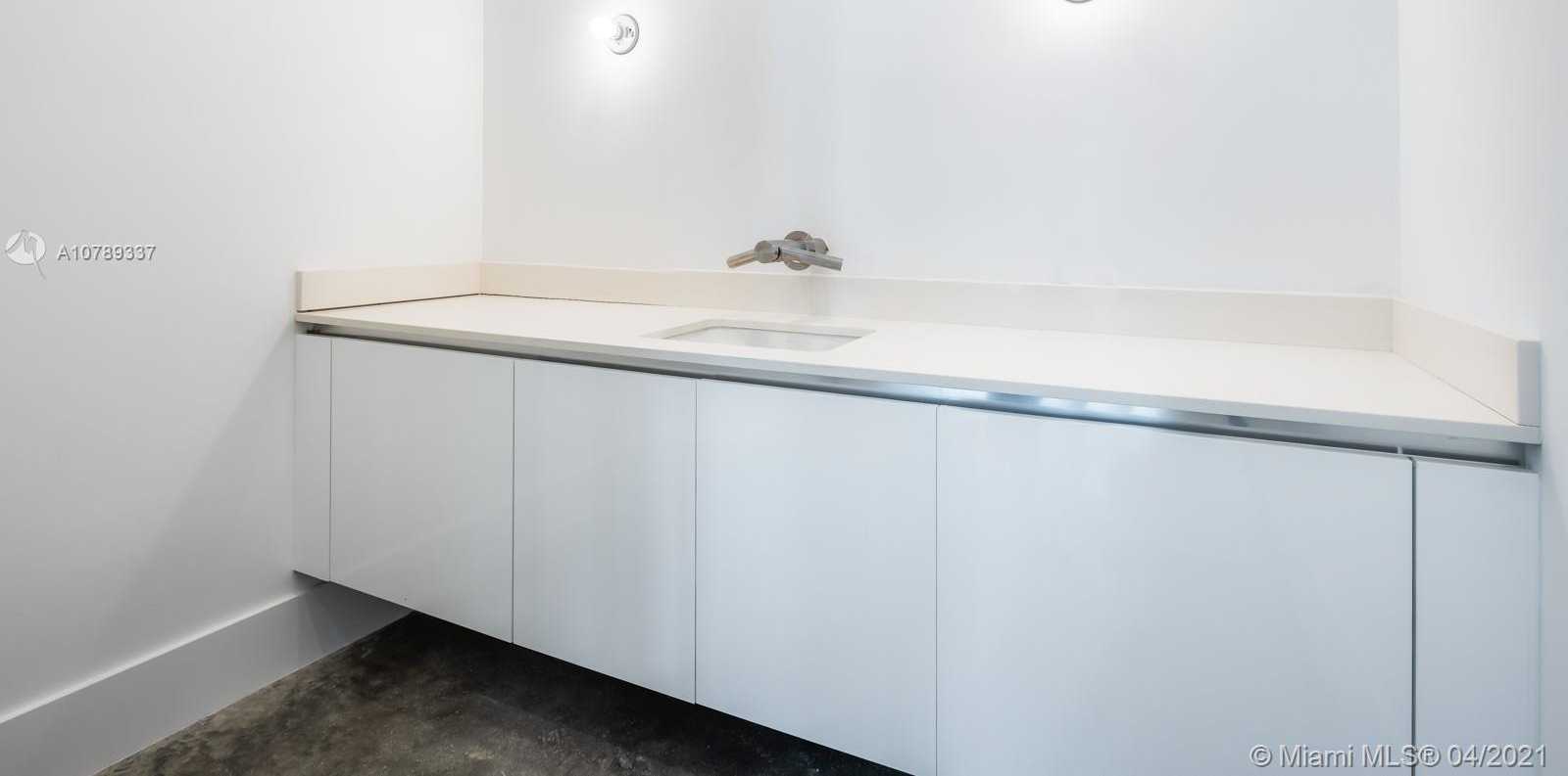 Small Image of 3070 SOUTH WEST 38TH CT, Miami Number 14