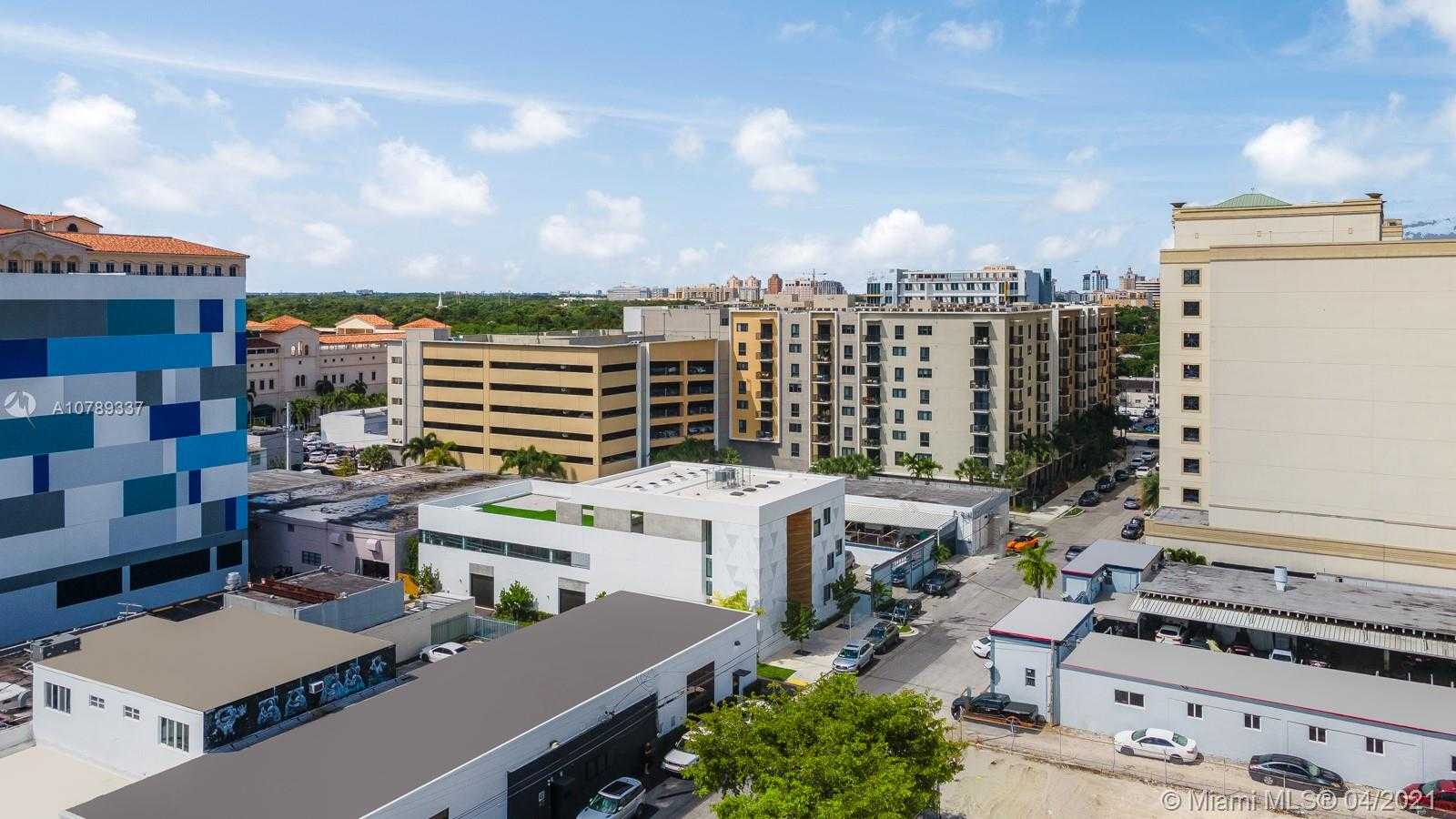 Small Image of 3070 SOUTH WEST 38TH CT, Miami Number 25