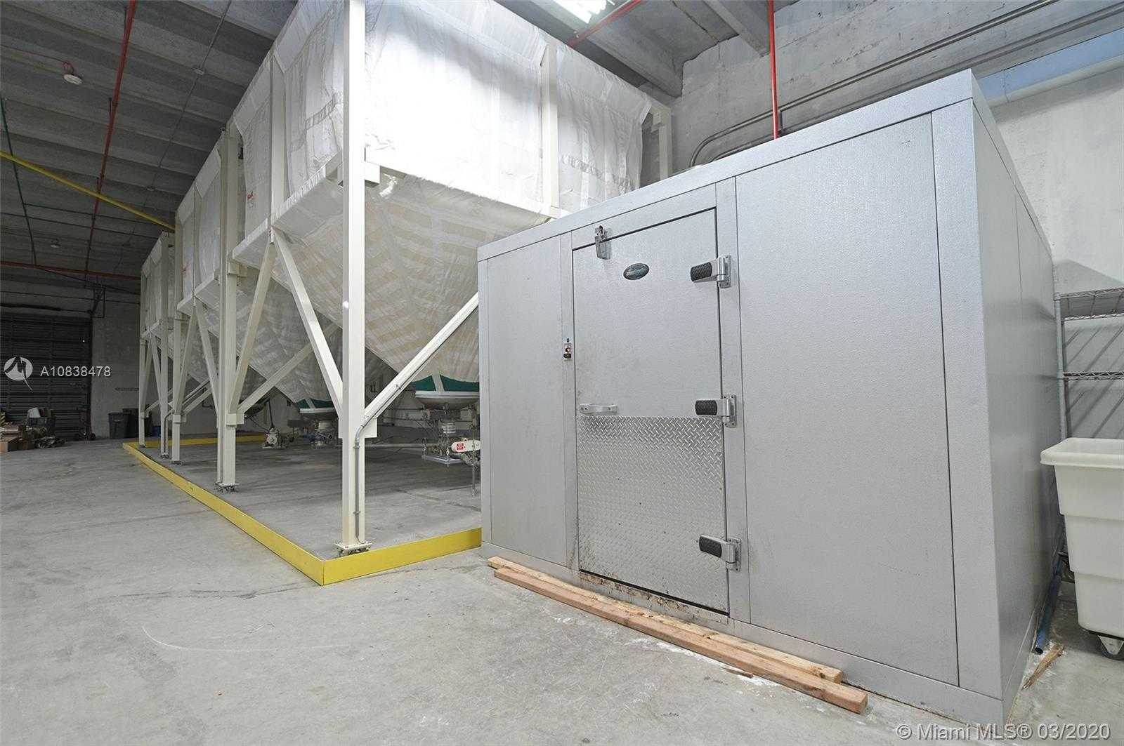 Small Image of 3130 WEST 15TH AVE, Hialeah Number 23