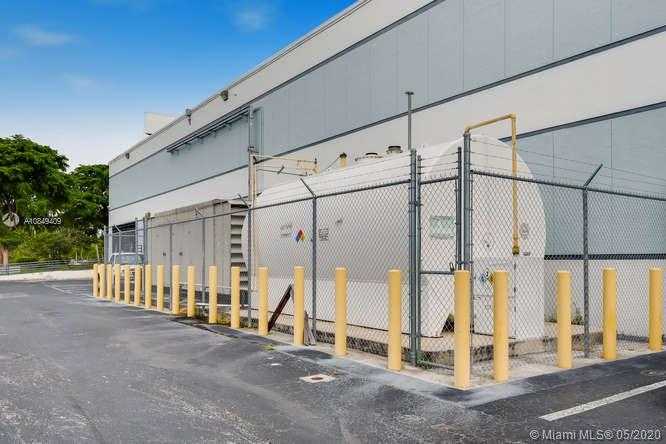 Small Image of 1800 NORTH WEST 89TH PL, Doral Number 7