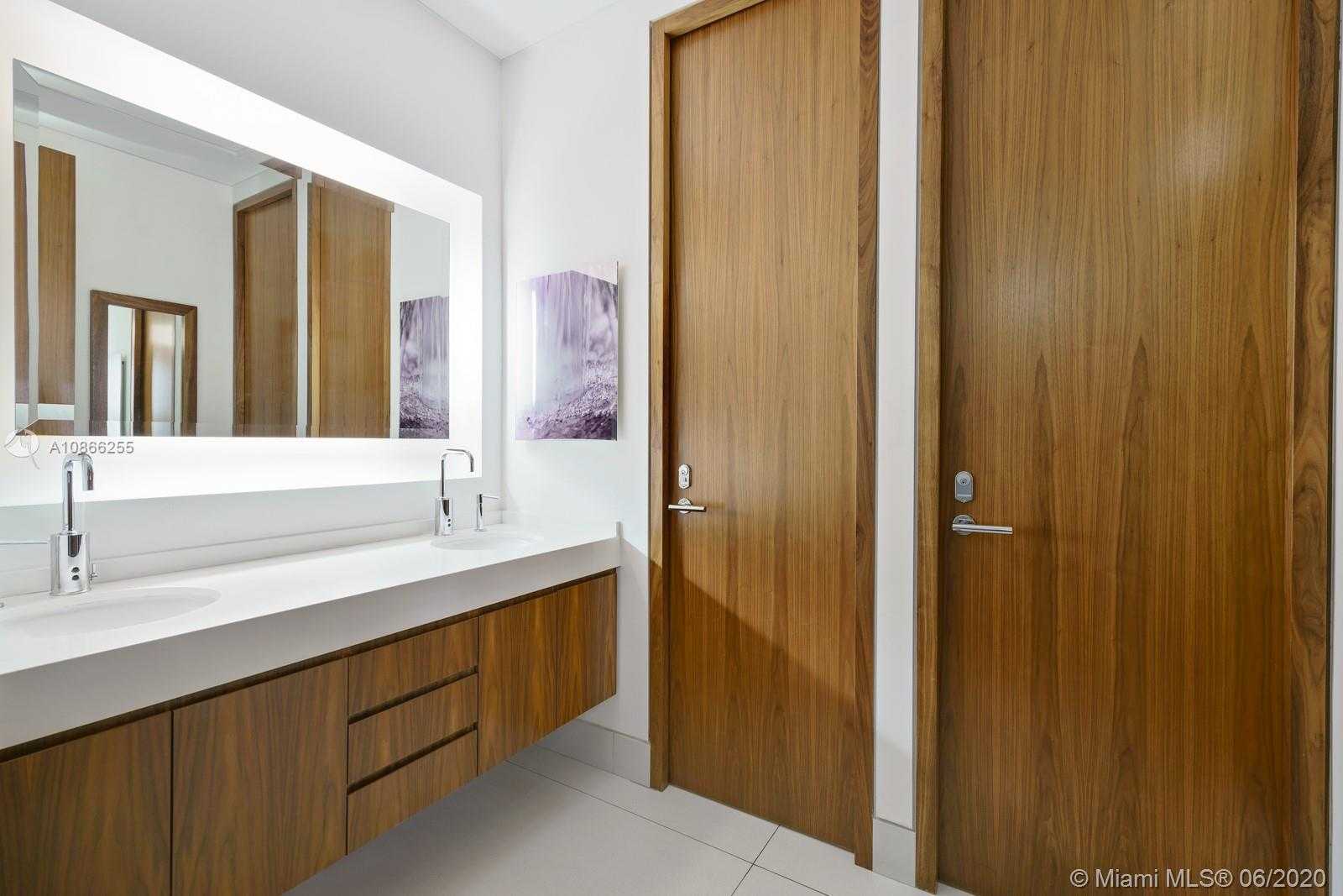 Small Image of 2020 PONCE DE LEON BLVD #PH2, Coral Gables Number 10