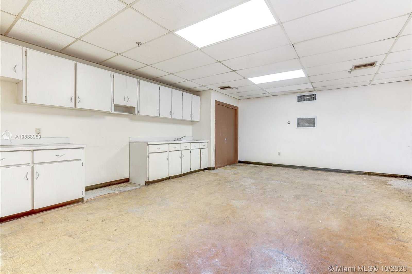 Small Image of 1280 NORTH WEST 74TH ST, Miami Number 15