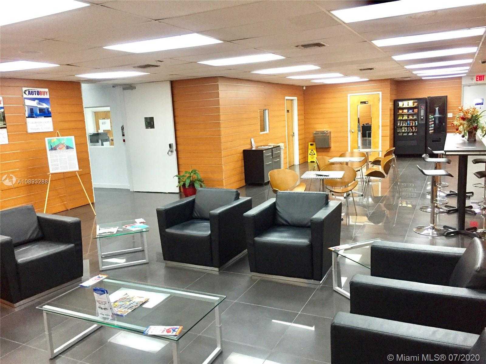 Small Image of 2001 NORTH WEST 167TH ST, Miami Gardens Number 12
