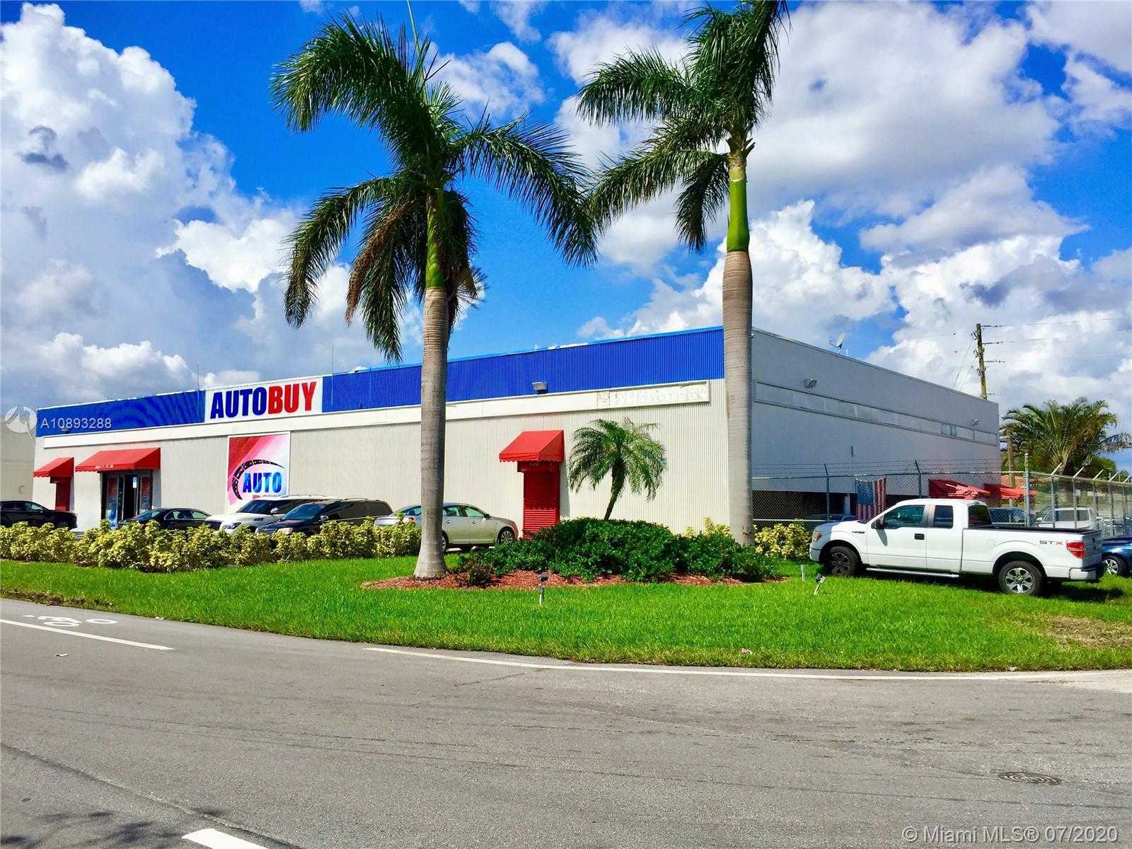 Small Image of 2001 NORTH WEST 167TH ST, Miami Gardens Number 4