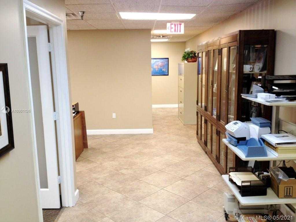 Small Image of 1721 BLOUNT RD, Pompano Beach Number 5