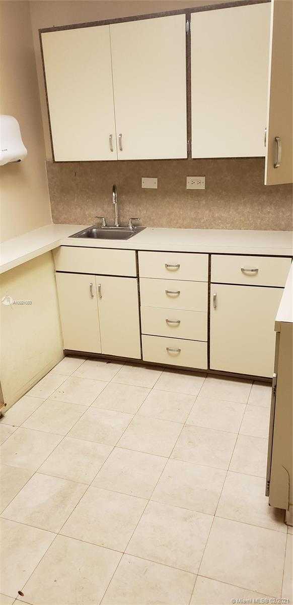 Small Image of 909 NORTH MIAMI BEACH BLVD #203, North Miami Beach Number 3