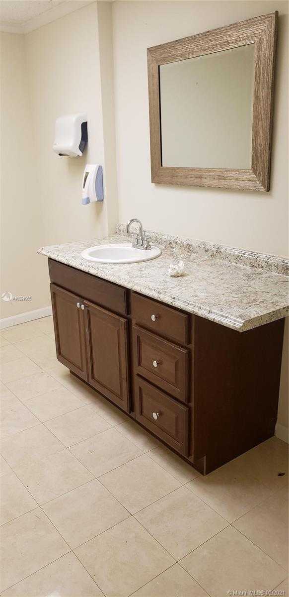 Small Image of 909 NORTH MIAMI BEACH BLVD #203, North Miami Beach Number 4