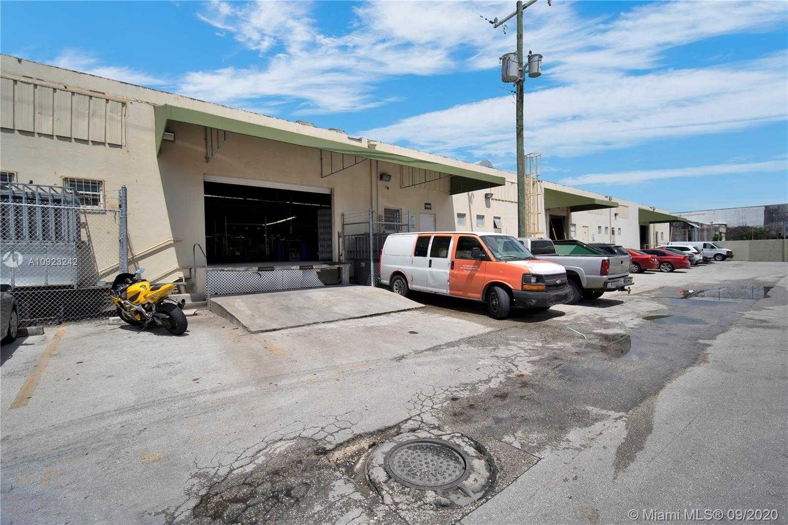 Small Image of 3797 NORTH WEST 46TH ST, Hialeah Number 14