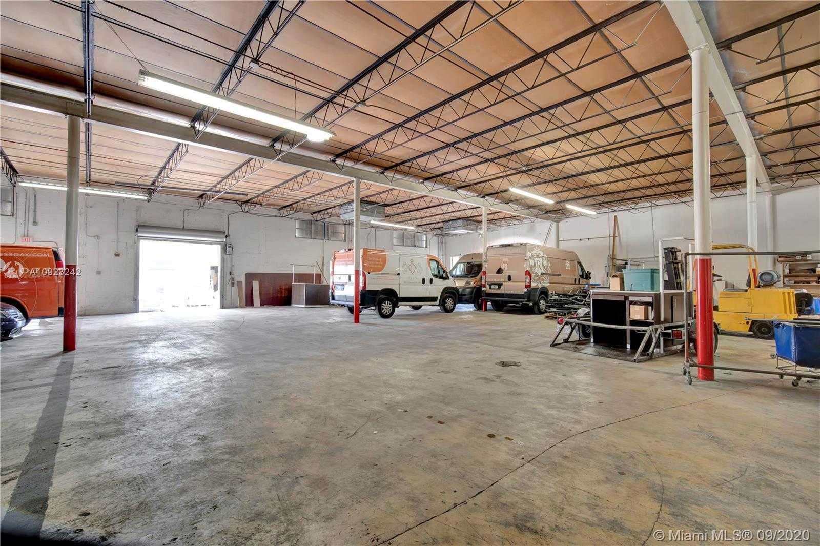 Small Image of 3797 NORTH WEST 46TH ST, Hialeah Number 4