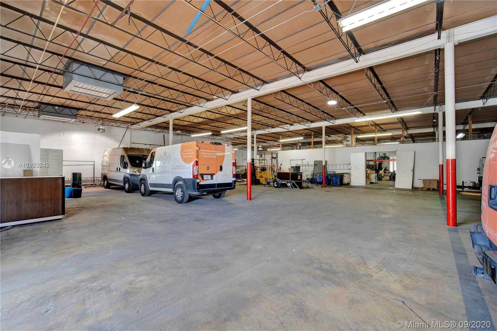 Small Image of 3797 NORTH WEST 46TH ST, Hialeah Number 6