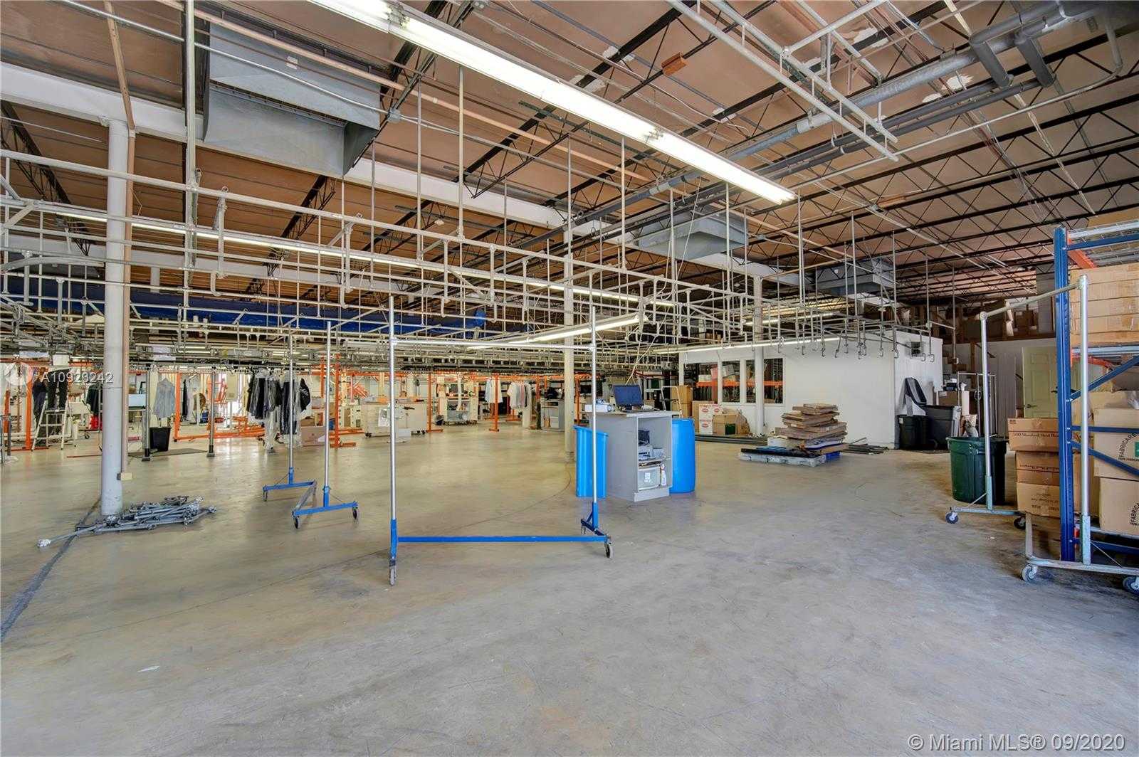 Small Image of 3797 NORTH WEST 46TH ST, Hialeah Number 7