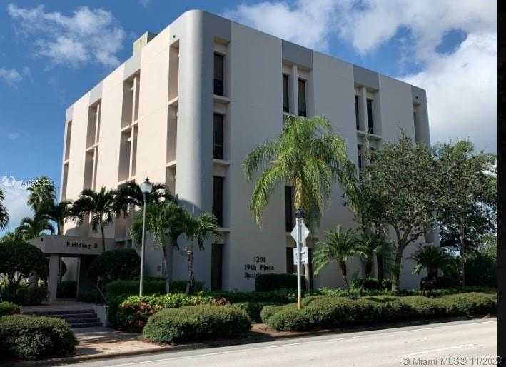 Small Image of 1201 19TH PL, Vero Beach Number 11