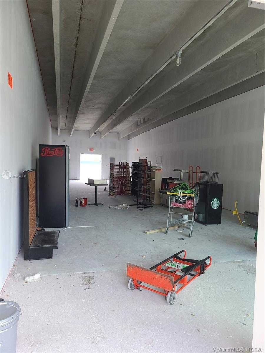 Small Image of 14801 BETHUNE DR, Miami Number 11