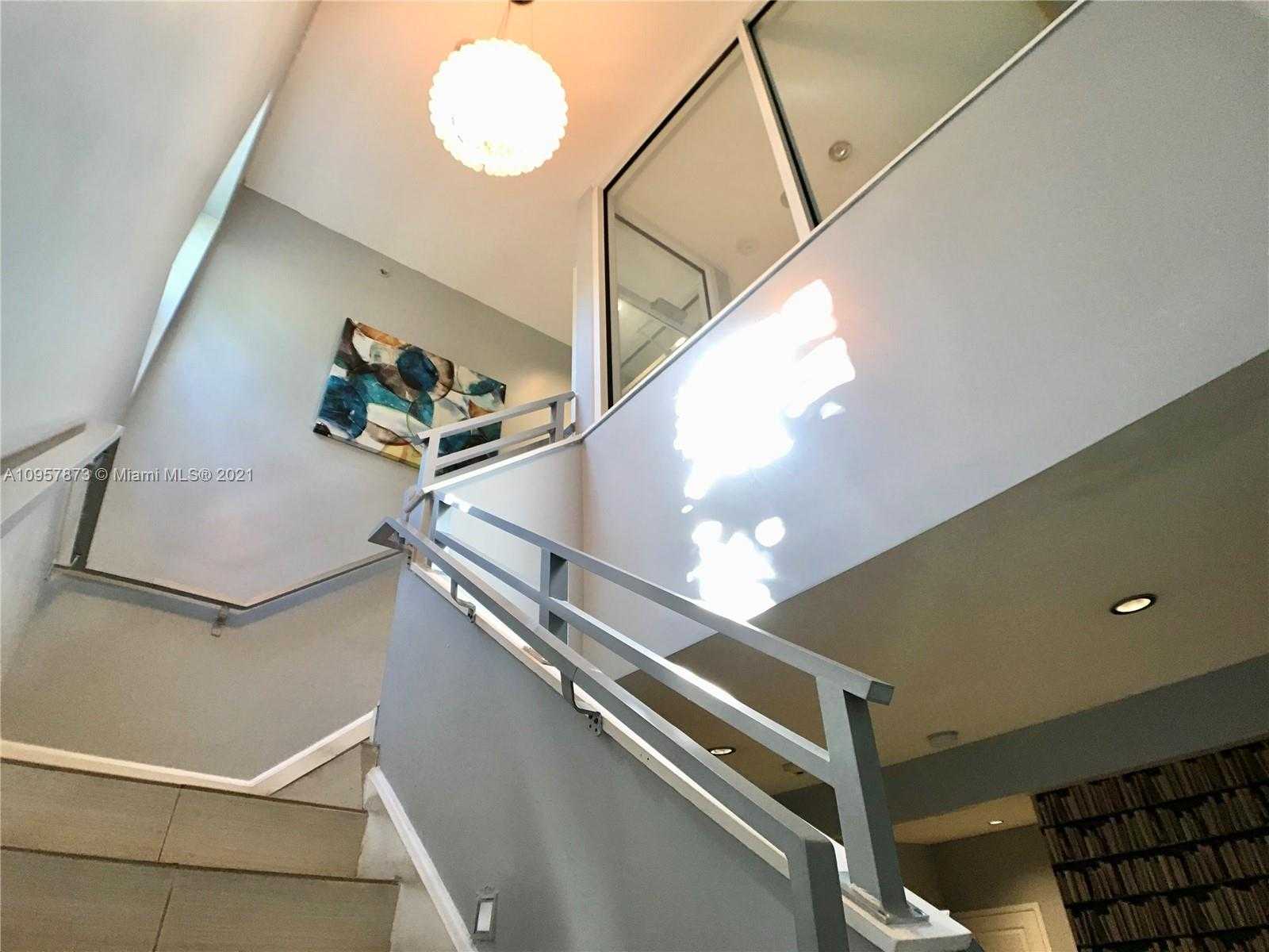 Small Image of 7337 HARDING AVE, Miami Beach Number 32