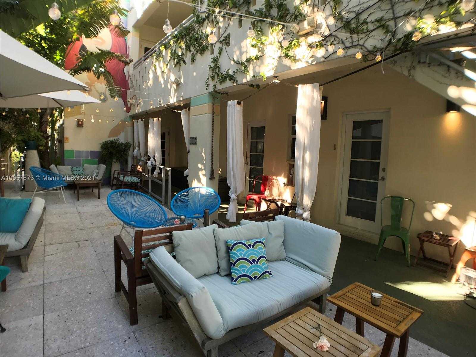 Small Image of 7337 HARDING AVE, Miami Beach Number 9