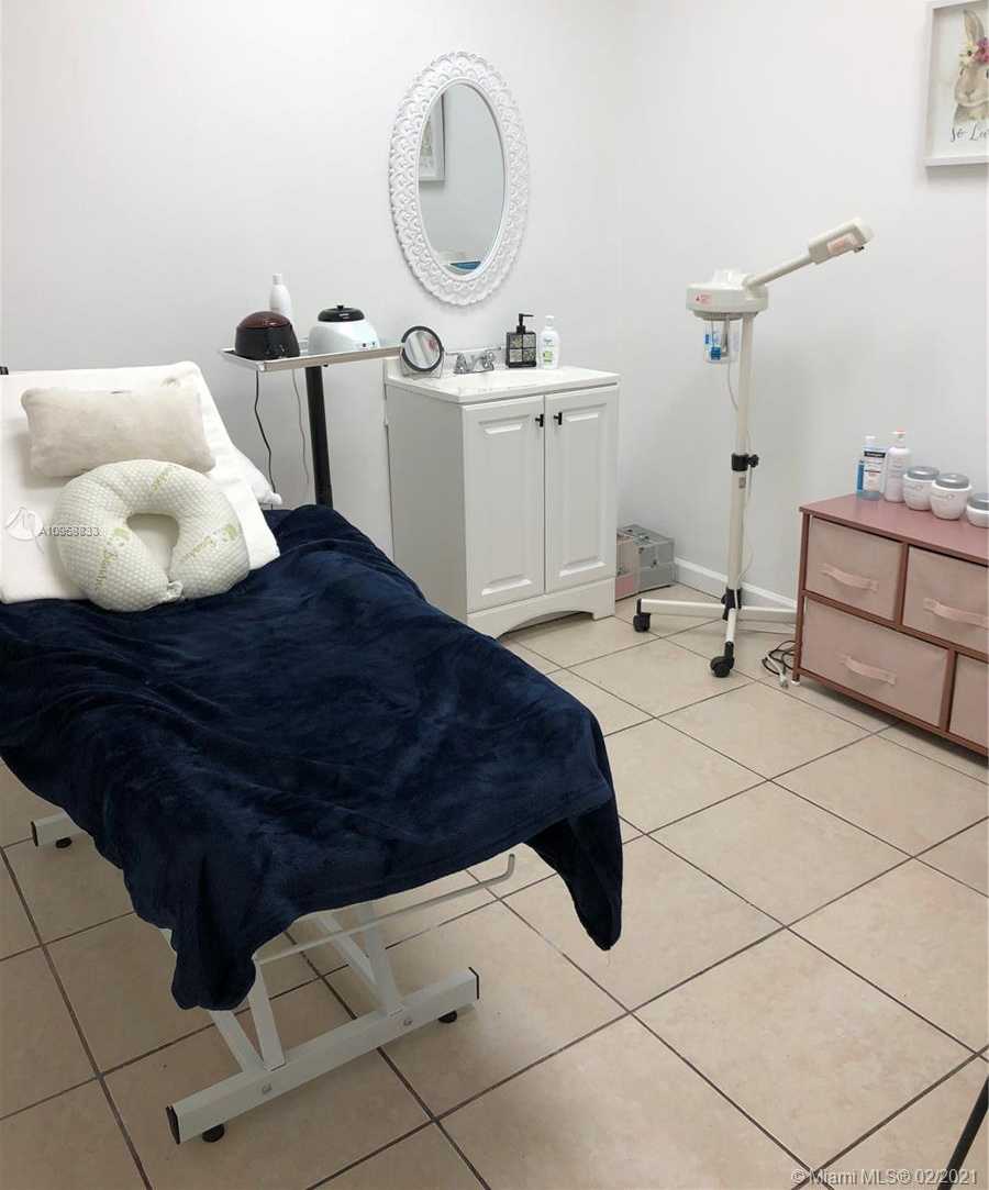 Small Image of 2500 EAST HALLANDALE BEACH BLVD, Hallandale Beach Number 2