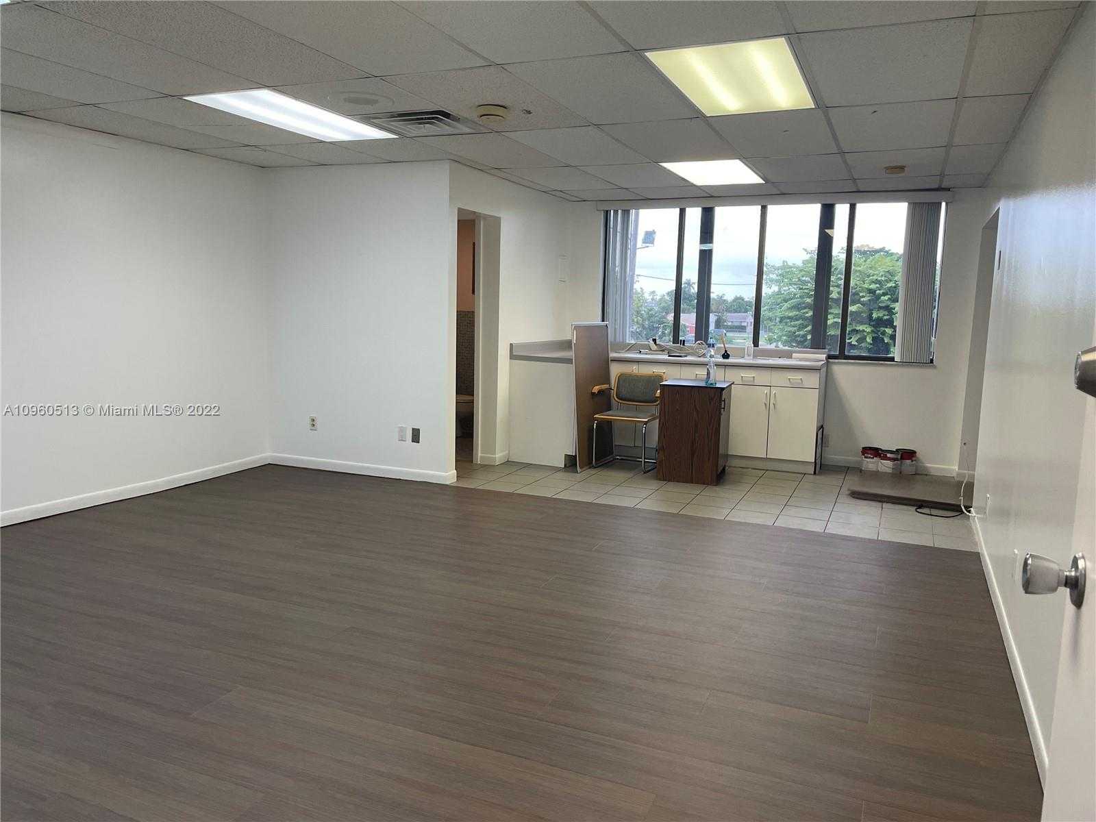 Small Image of 2843 PEMBROKE RD #2nd Floor, Hollywood Number 11
