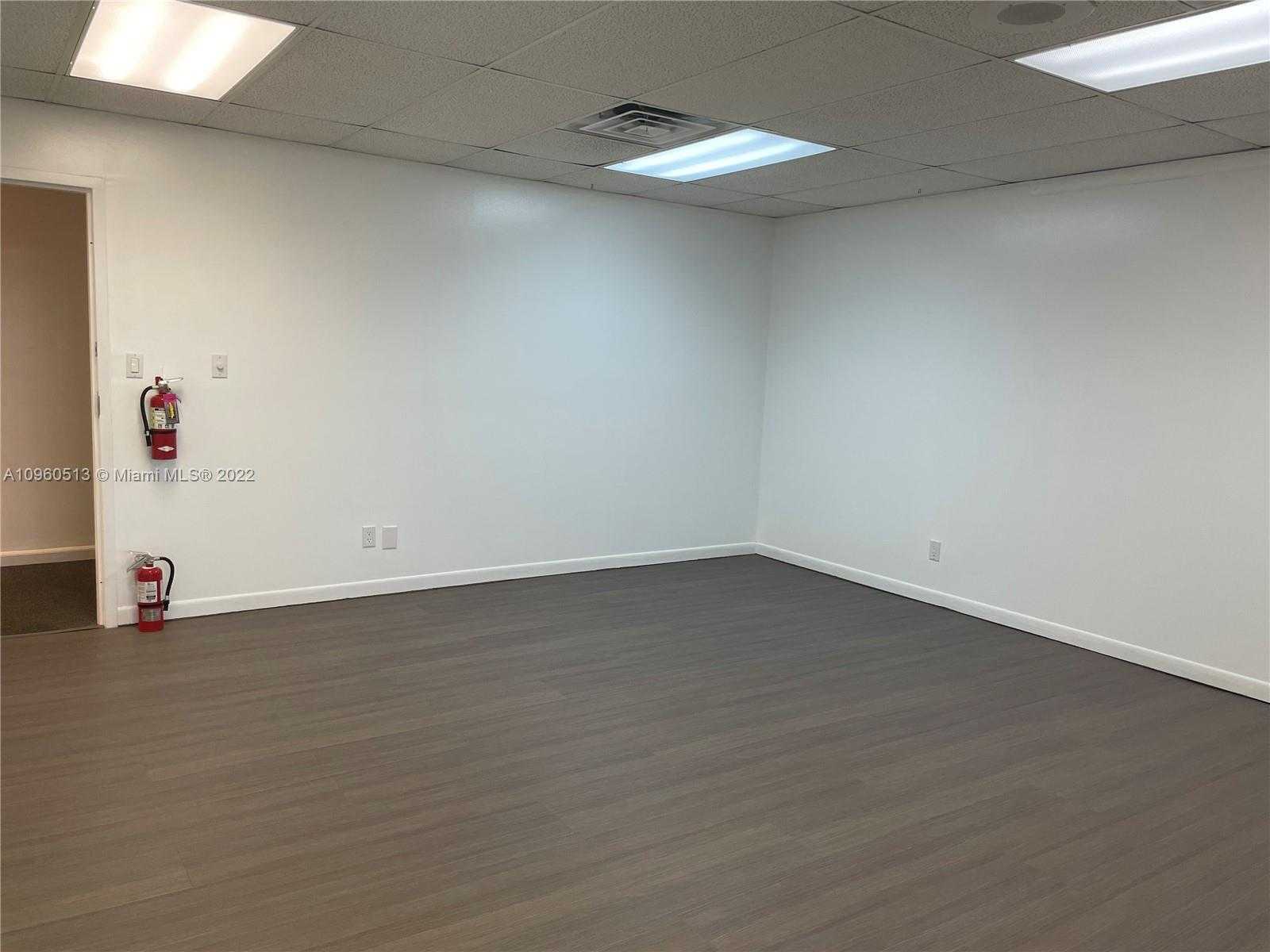 Small Image of 2843 PEMBROKE RD #2nd Floor, Hollywood Number 14