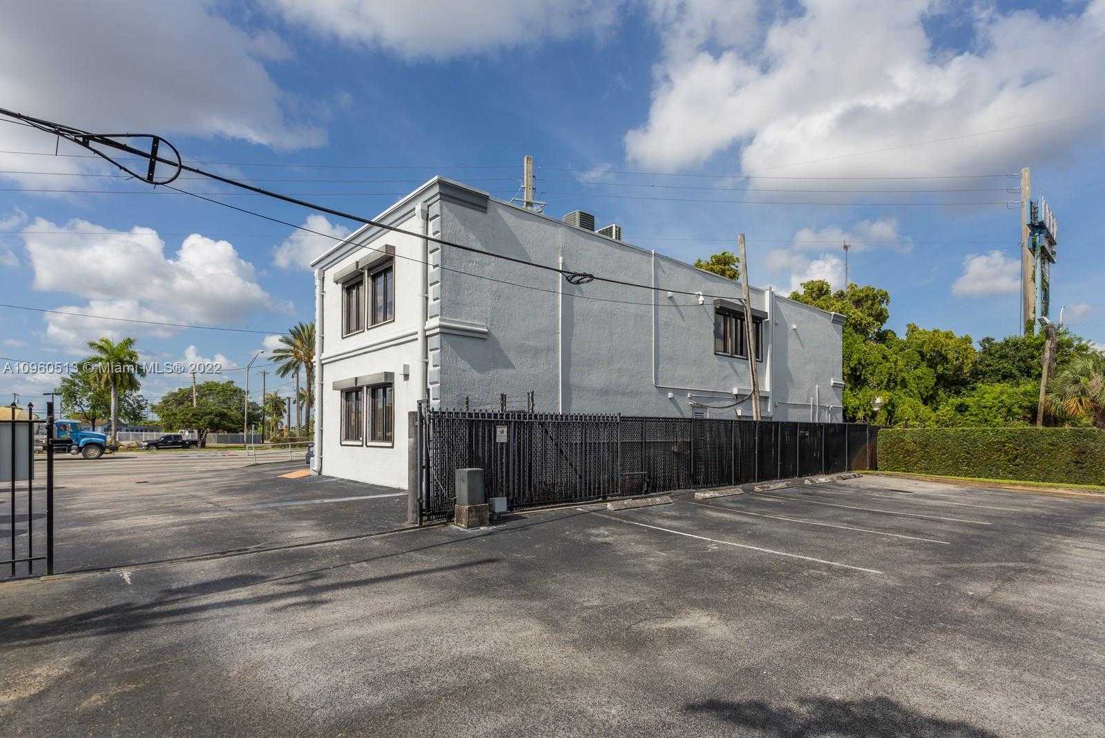 Small Image of 2843 PEMBROKE RD #2nd Floor, Hollywood Number 16