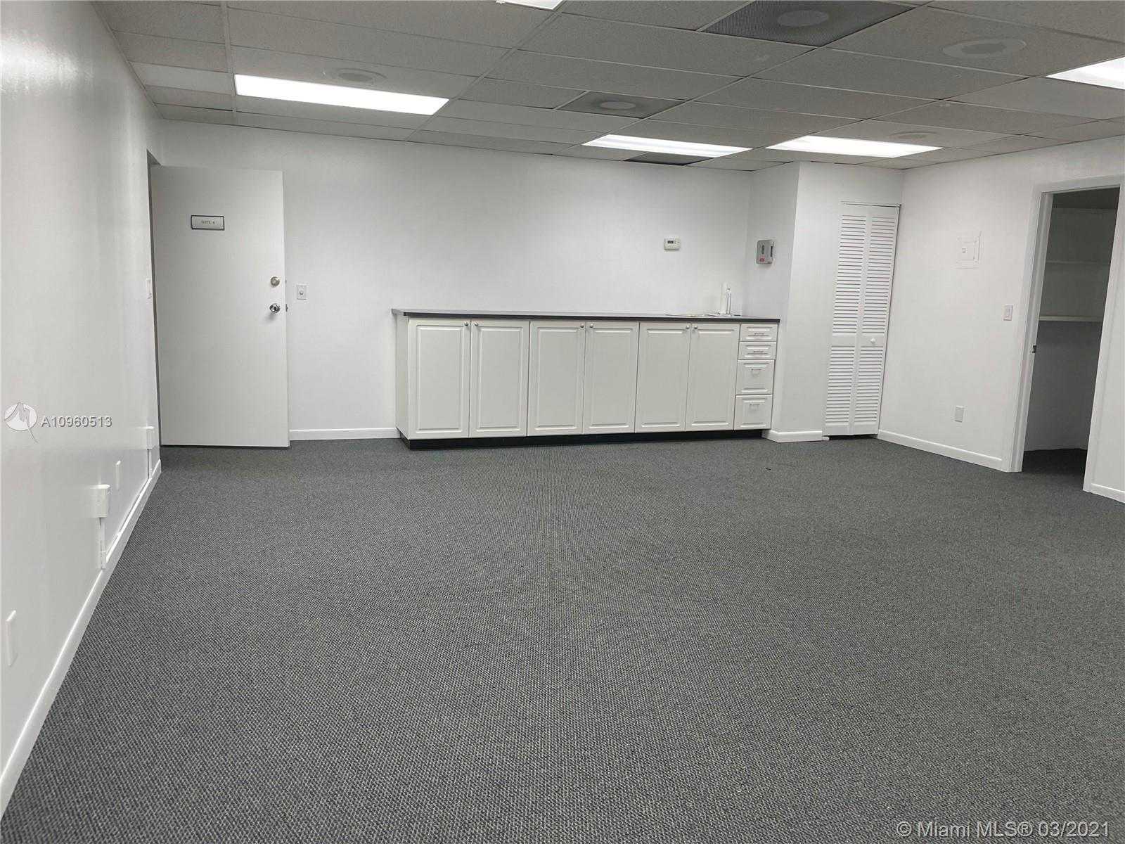 Small Image of 2843 PEMBROKE RD #2nd Floor, Hollywood Number 20