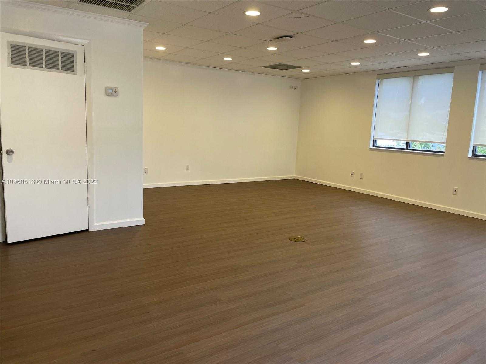 Small Image of 2843 PEMBROKE RD #2nd Floor, Hollywood Number 6