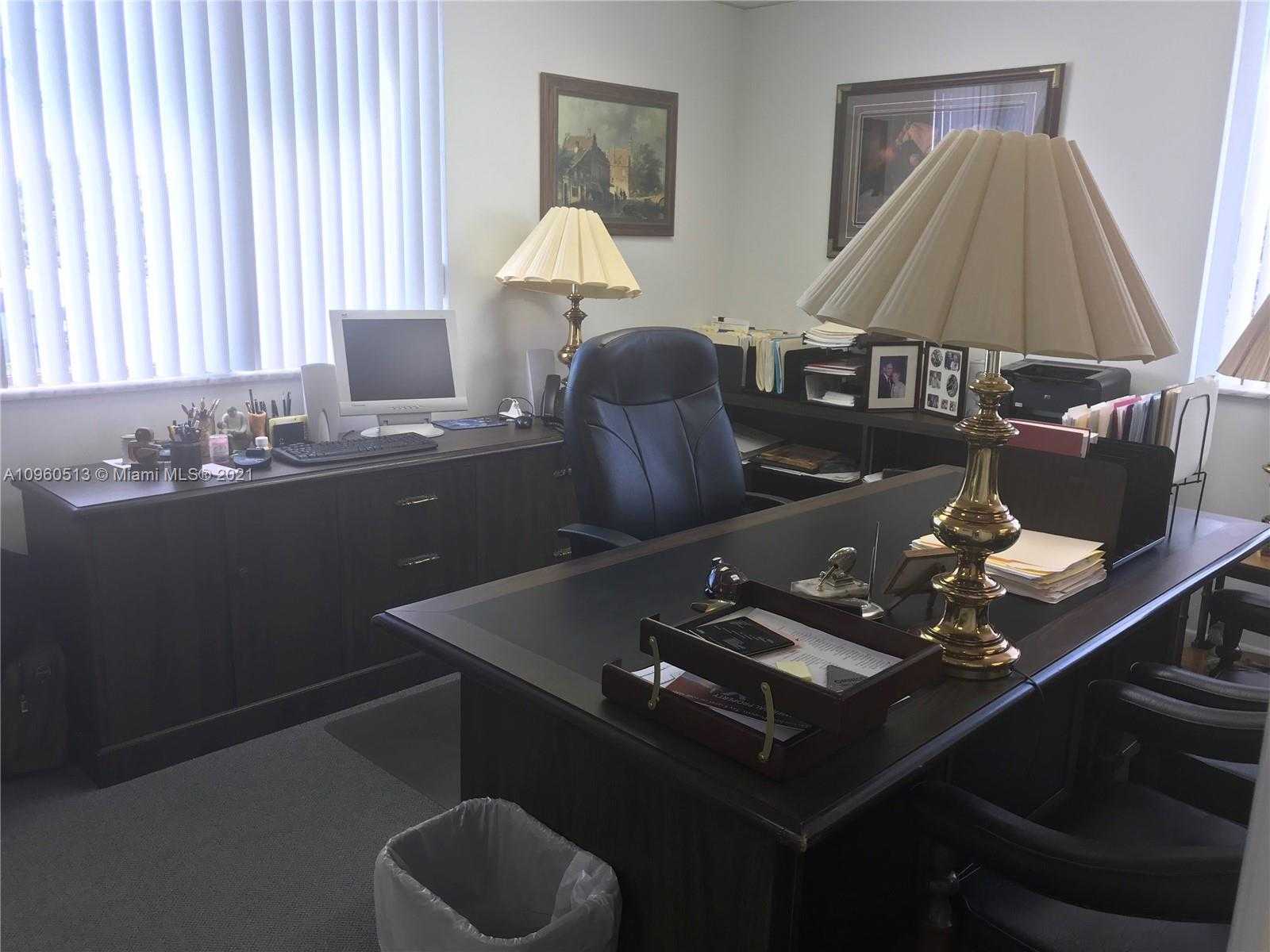 Small Image of 2843 PEMBROKE RD #2nd Floor, Hollywood Number 7